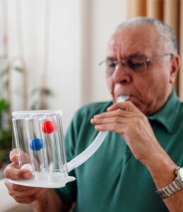 patient measures his own lung capacity